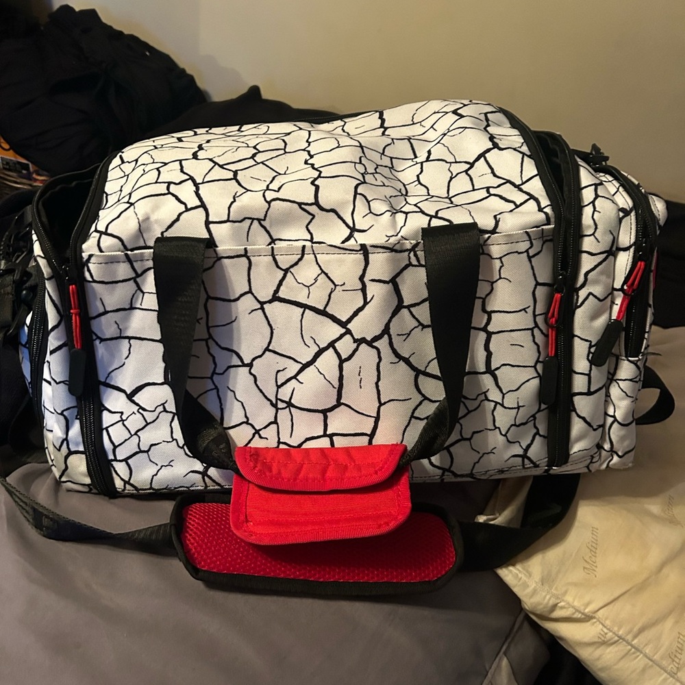 WolfPAK 30L “the ruin” duffle bag - Picture 8 of 9